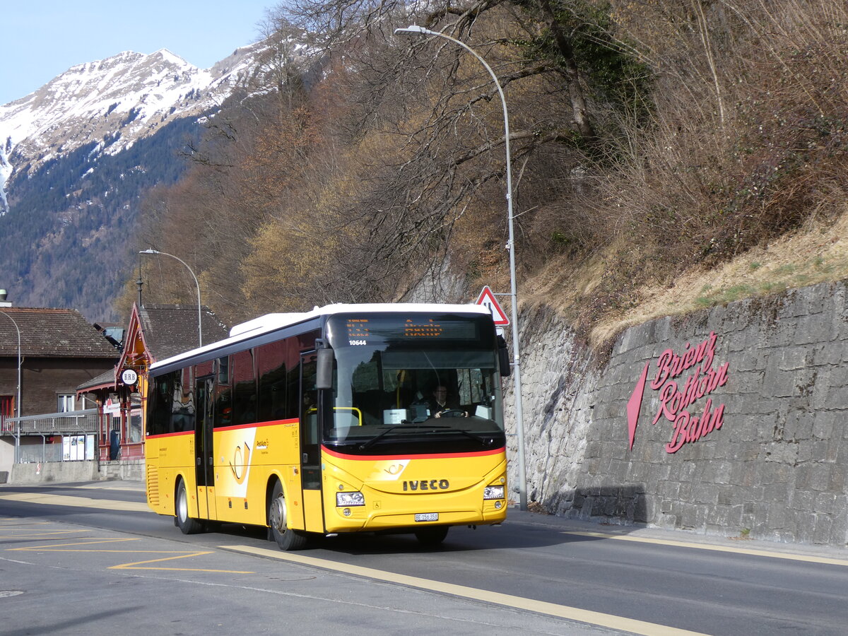 (272'280) - Fl�ck, Brienz - Nr. 9/BE 156'358/PID 10'644 - Iveco am 21. Februar 2025 beim Bahnhof Brienz