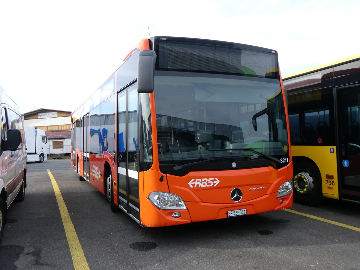 (272'708) - RBS Worblaufen - Nr. 3211/BE 535'311 - Mercedes (ex Nr. 11) am 9. M�rz 2025 in Kerzers, Interbus