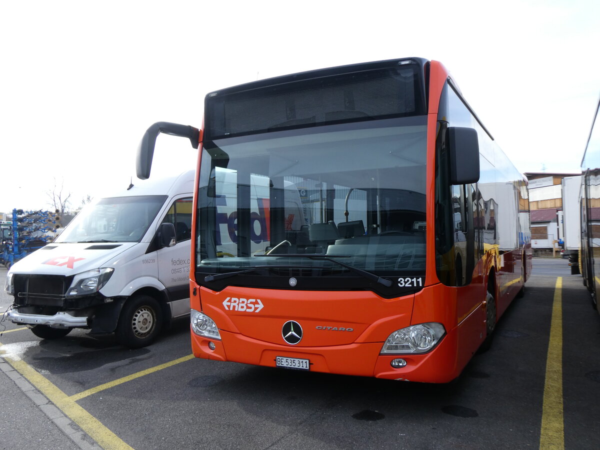 (272'710) - RBS Worblaufen - Nr. 3211/BE 535'311 - Mercedes (ex Nr. 11) am 9. M�rz 2025 in Kerzers, Interbus