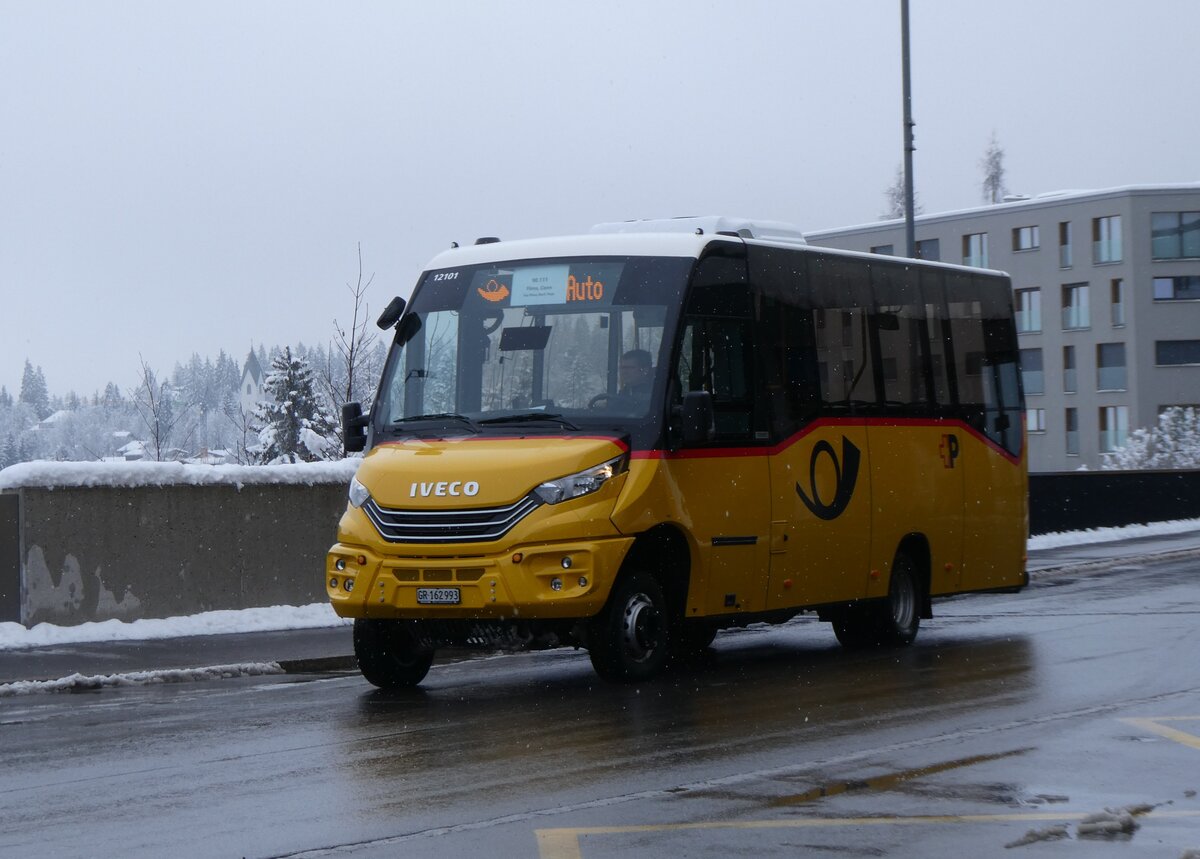 (272'892) - PostAuto Graub�nden - GR 162'993/PID 12'101 - Iveco/K-Bus am 14. M�rz 2025 in Flims, Bergbahnen