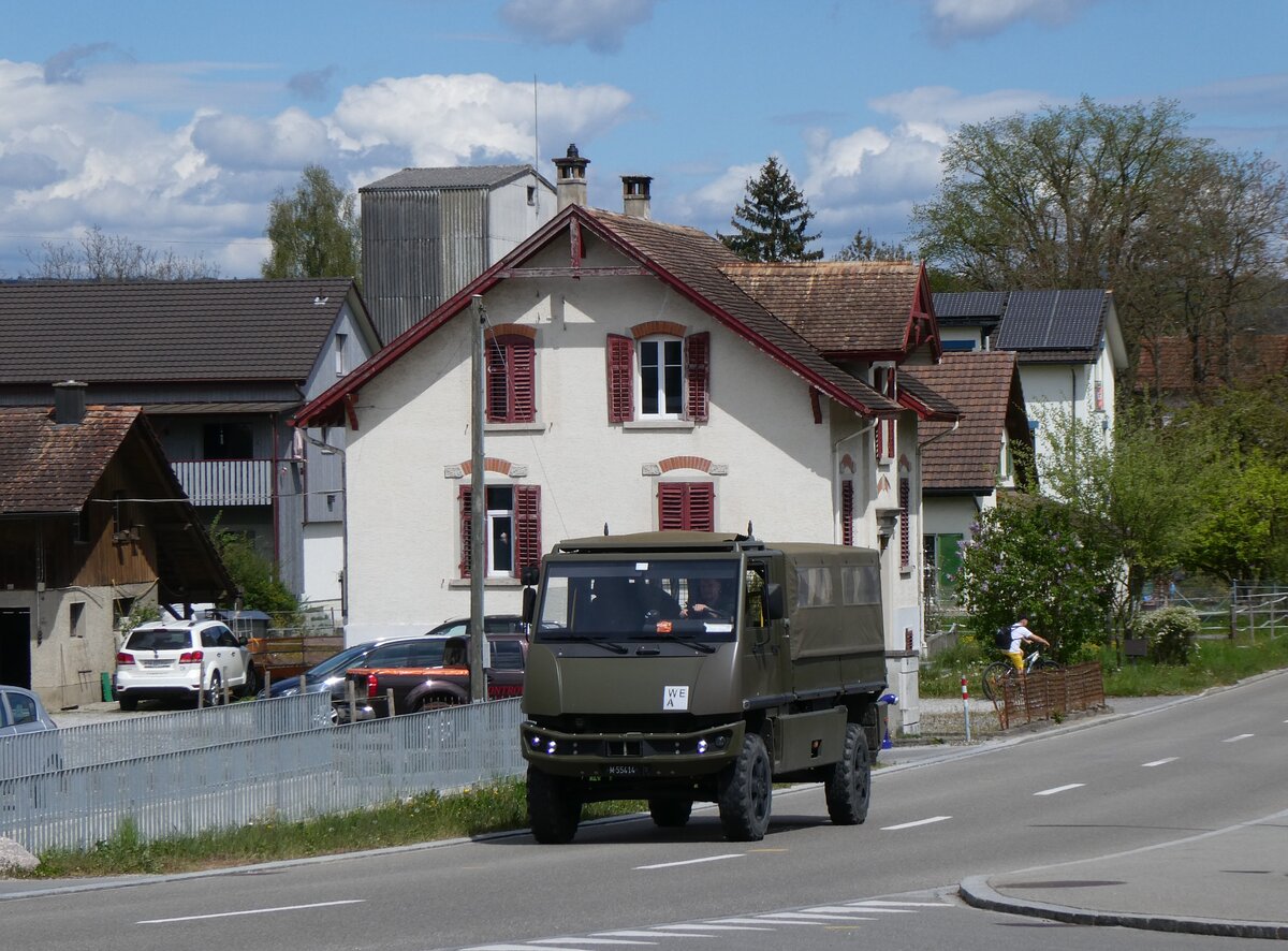 (274'114) - Schweizer Armee - M+55'414 - Bucher-Mowag am 22. April 2025 beim Bahnhof M�llheim-Wigoltingen