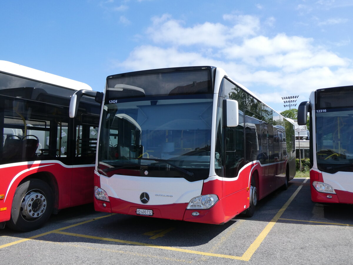 (274'239) - CarPostal Ouest - VD 490'732/PID 12'424 - Mercedes (ex Wiener Linien, A-Wien Nr. 8157) am 26. April 2025 in Yverdon, Garage