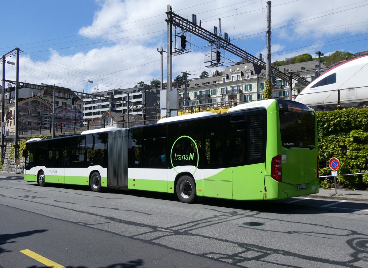 (274'299) - transN, La Chaux-de-Fonds - Nr. 265/NE 223'265 - Mercedes am 26. April 2025 beim Bahnhof Neuch�tel