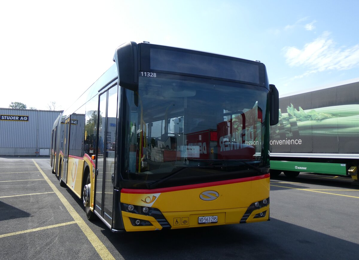 (274'321) - CarPostal Ouest - VD 563'295/PID 11'328 - Solaris am 27. April 2025 in Kerzers, Interbus