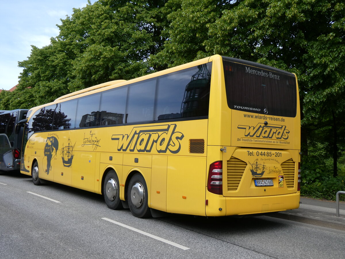 (275'363) - Wiards, Elsfleth - BRA-WJ 660 - Mercedes am 10. Mai 2025 in Hamburg, Breite Strasse