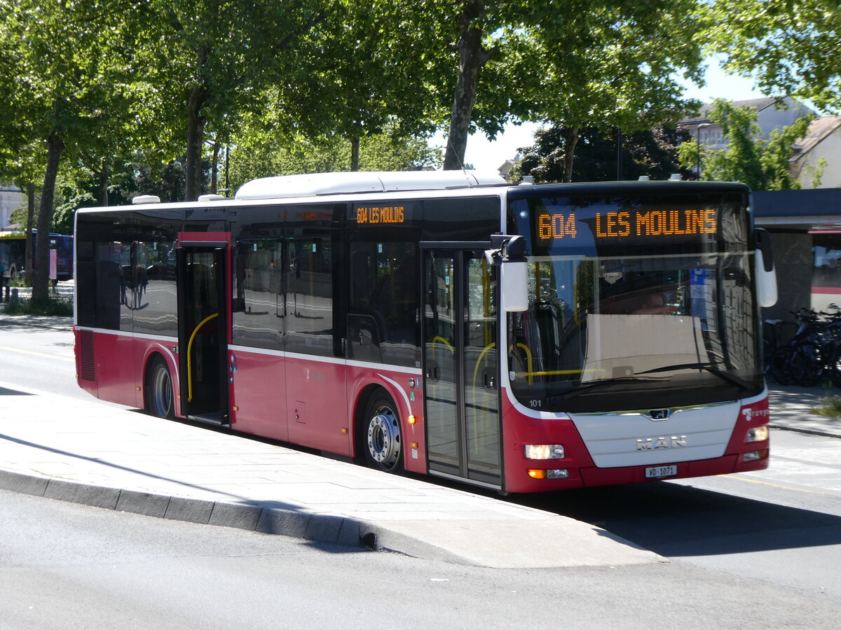 (275'994) - TRAVYS Yverdon - Nr. 101/VD 1071 - MAN (ex Dr. Richard, A-Wien Nr. 1434) am 30. Mai 2025 beim Bahnhof Yverdon
