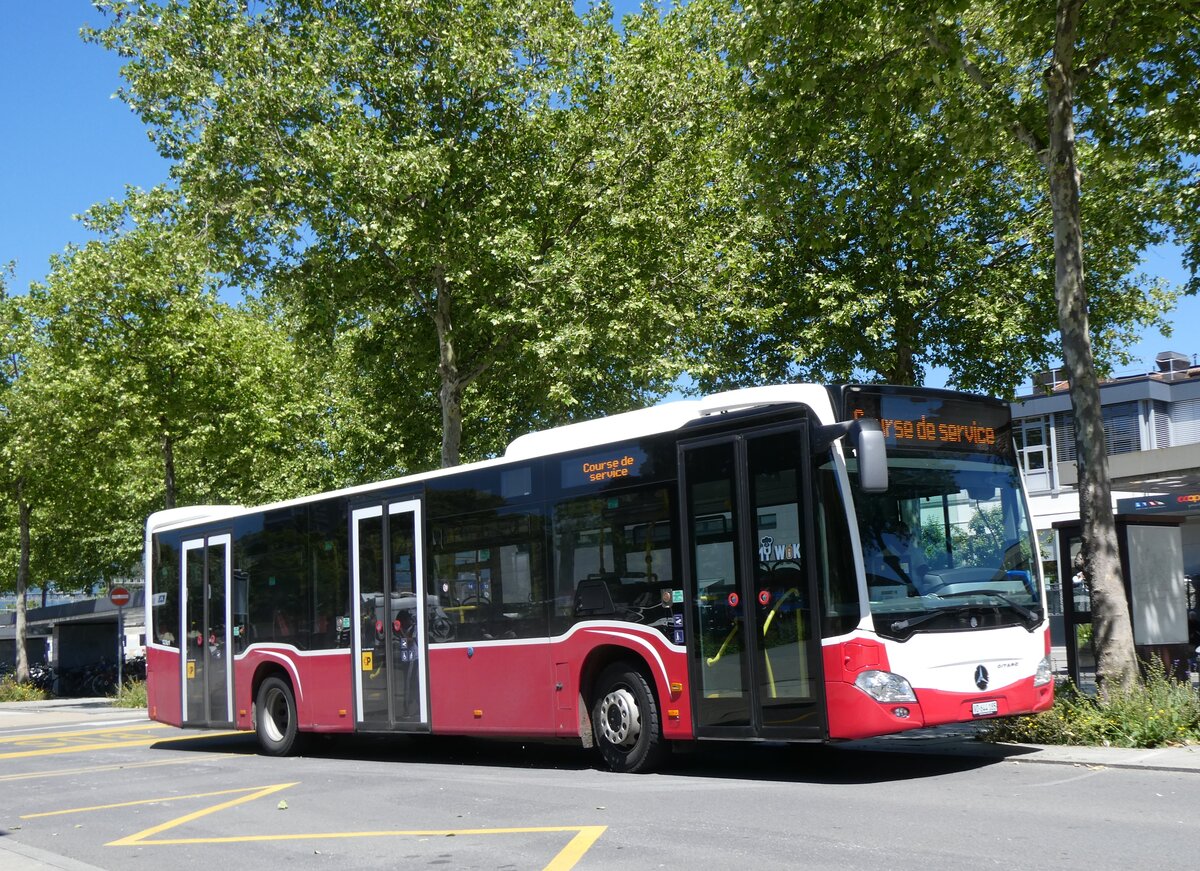 (276'030) - CarPostal Ouest - VD 644'185/PID 12'301 - Mercedes (ex Intertours, Domdidier Nr. 486; ex Wiener Linien, A-Wien Nr. 8122) am 30. Mai 2025 beim Bahnhof Yverdon