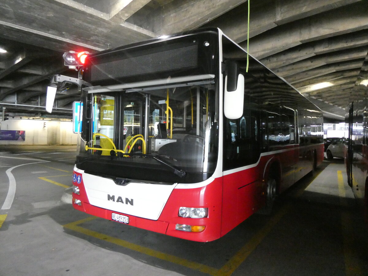 (276'534) - PostAuto Bern - BE 489'253/PID 12'334 - MAN (ex BE 535'079; ex Dr. Richard, A-Wien Nr. 1420) am 9. Juni 2025 in Bern, Postautostation