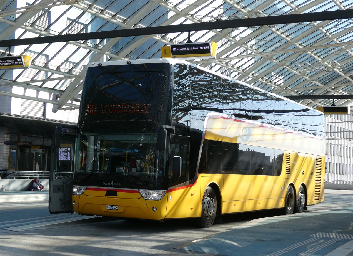 (276'961) - PostAuto Graub�nden - GR 170'403/PID 11'108 - Van Hool am 18. Juni 2025 in Chur, Postautostation