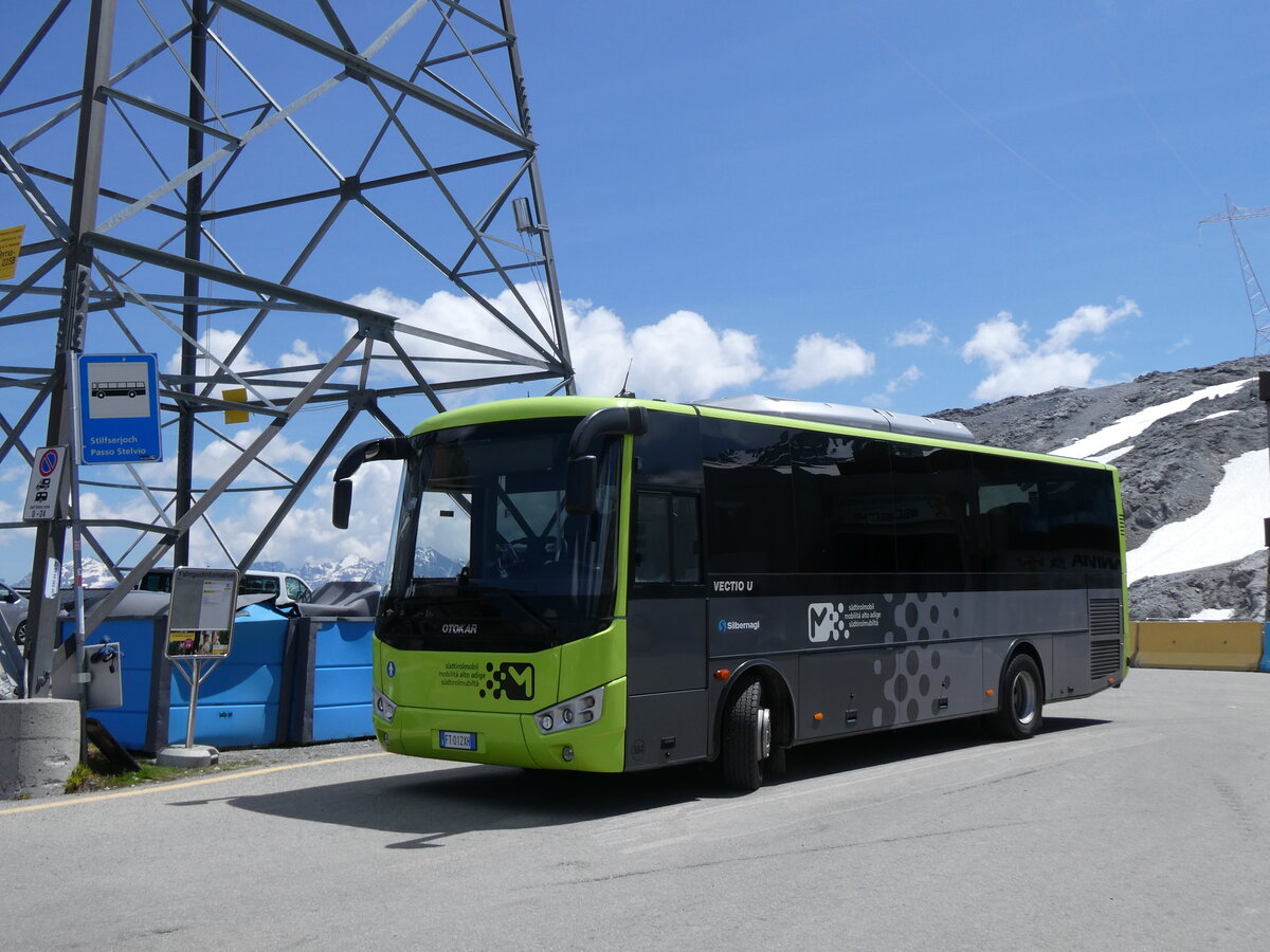 (277'017) - Silbernagl, Kastelruth - Nr. 384/FT-012 XH - Otokar am 19. Juni 2025 auf dem Stilfserjoch