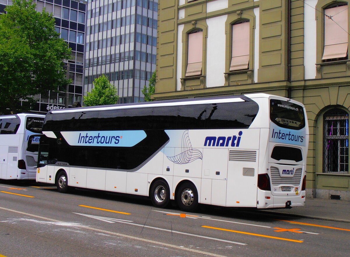 (277'537) - Intertours, Domdidier - FR 300'550 - Setra am 4. Juli 2025 beim Bahnhof Bern