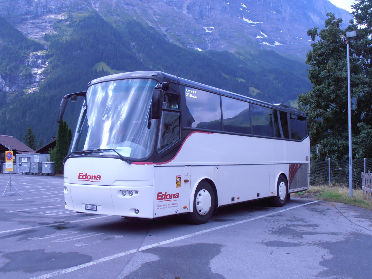 (277'836) - Edona, Schaffhausen - Nr. 5/SH 63'306 - Bova am 15. Juli 2025 beim Bahnhof Grindelwald