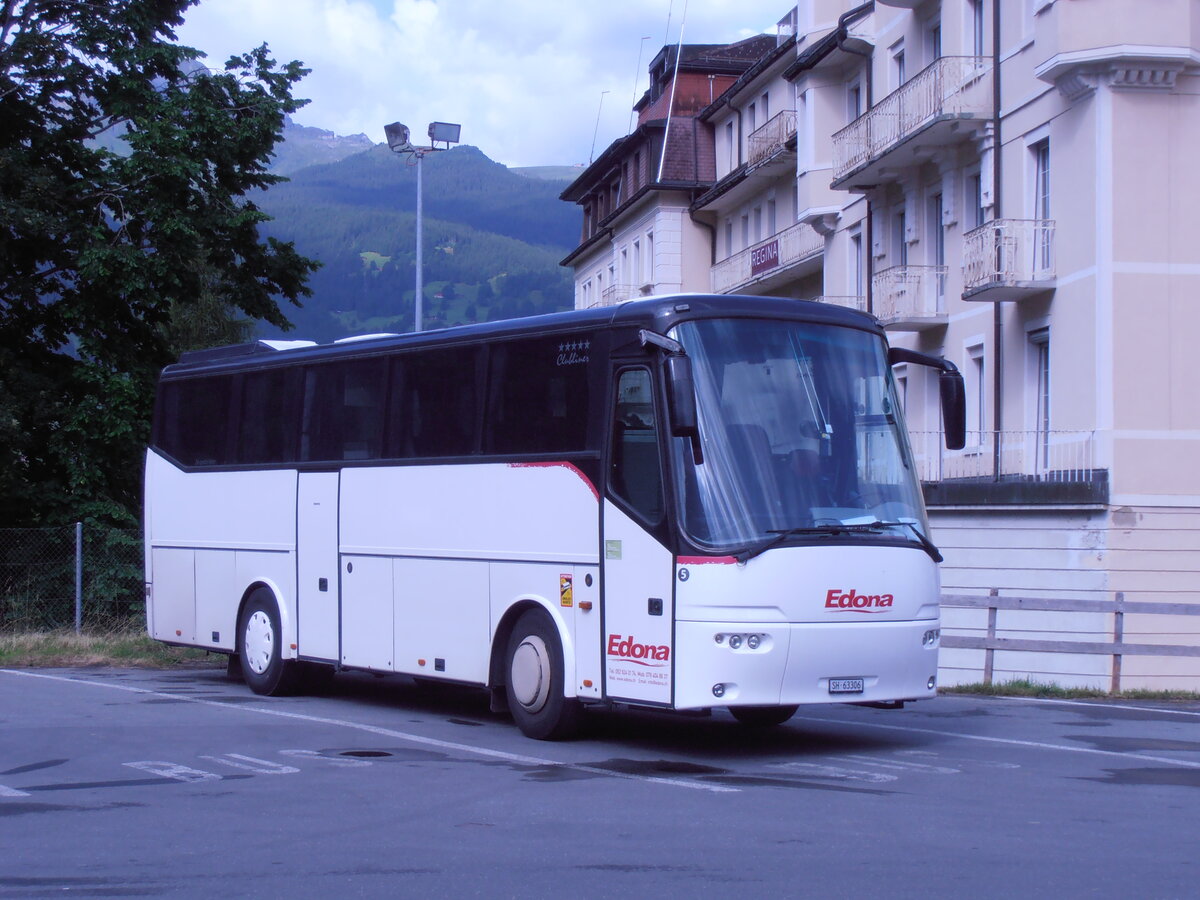(277'841) - Edona, Schaffhausen - Nr. 5/SH 63'306 - Bova am 15. Juli 2025 beim Bahnhof Grindelwald
