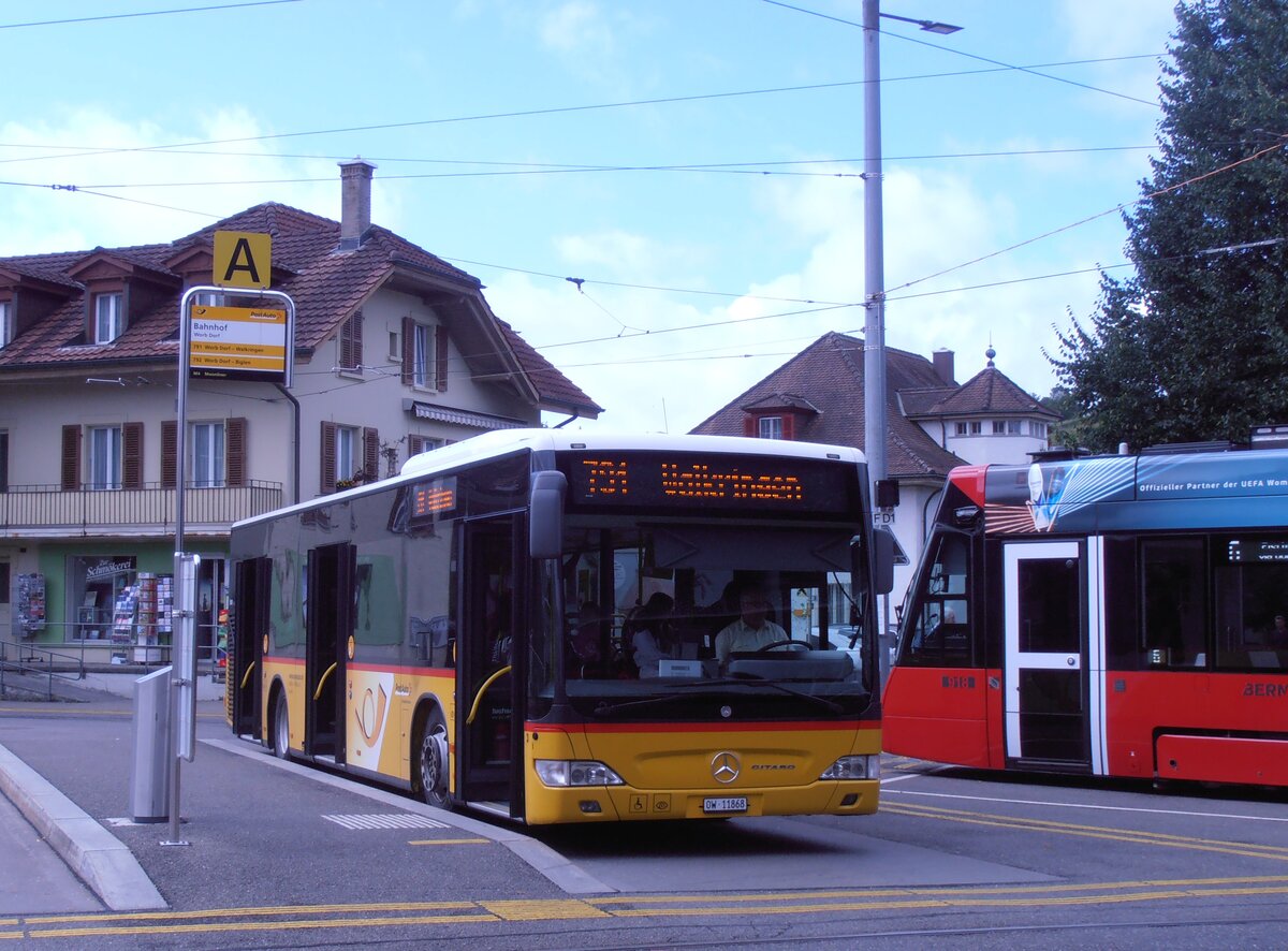(277'886) - H�fliger, Sursee - Nr. 3/OW 11'868/PID 5557 - Mercedes am 17. Juli 2025 beim Bahnhof Worb Dorf (Einsatz PostAuto)