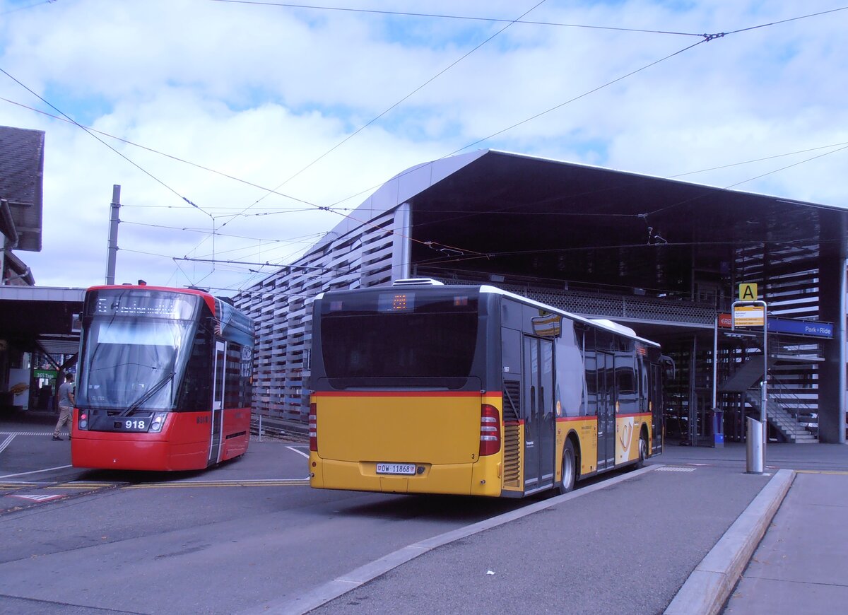 (277'888) - H�fliger, Sursee - Nr. 3/OW 11'868/PID 5557 - Mercedes am 17. Juli 2025 beim Bahnhof Worb Dorf (Einsatz PostAuto)