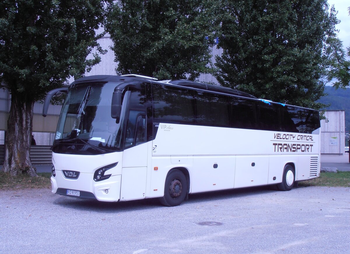 (277'983) - Aus Polen: Velocity Critical Transport, Rzesz�w - RZ 8195S - VDL am 23. Juli 2025 in Thun, Lachenwiese