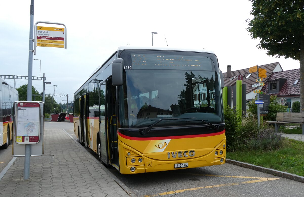 (278'056) - Engeloch, Riggisberg - Nr. 11/BE 27'809/PID 11'450 - Iveco am 26. Juli 2025 beim Bahnhof Schwarzenburg