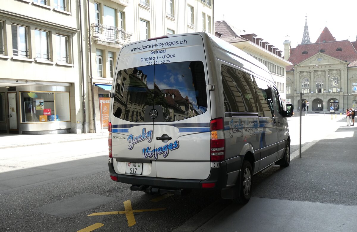 (278'268) - Jacky Voyages, Ch�teau-d'Oex - VD 517 - Mercedes am 1. August 2025 in Bern, Bundeshaus