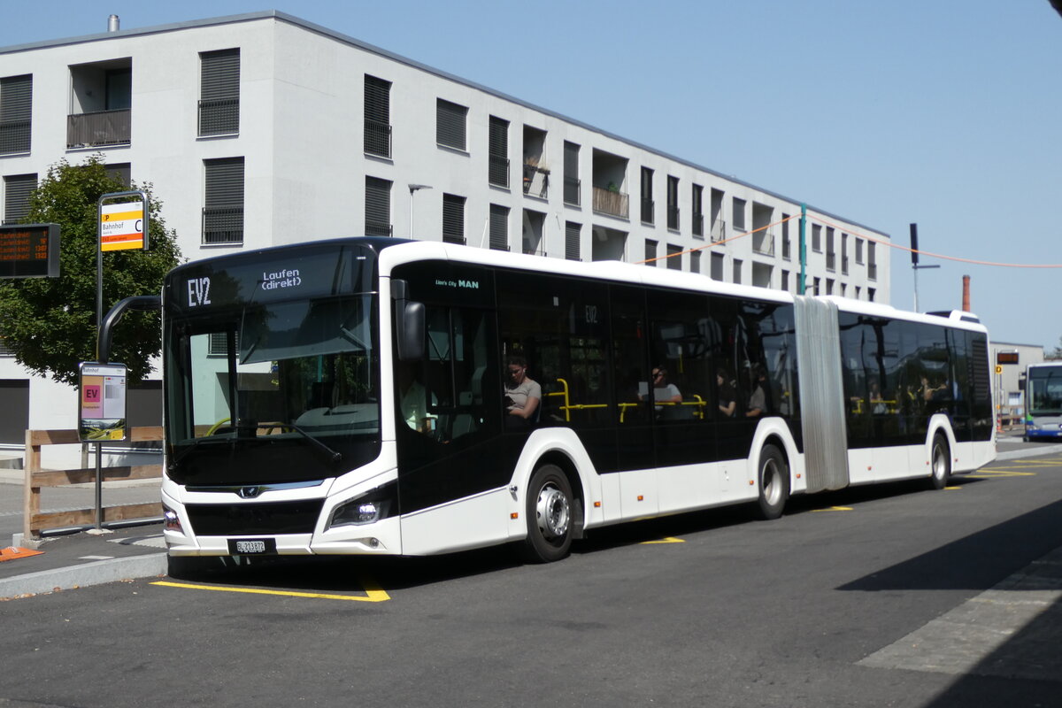 (278'823) - PostAuto Nordschweiz - BL 213'872/PID 12'417 - MAN (ex RSVG Troisdorf/D Nr. 2804) am 14. August 2025 beim Bahnhof Aesch