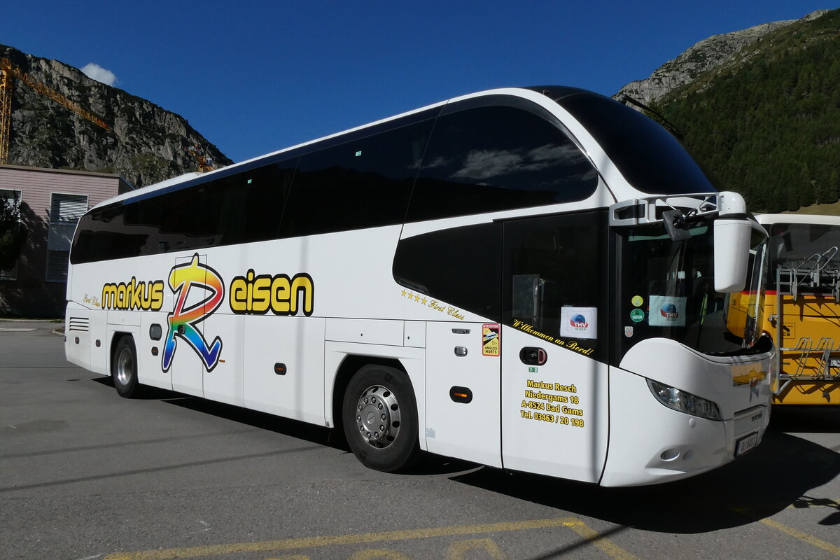 (279'862) - Aus Oesterreich: Markus Reisen, Bad Gams - DL BUS 2 - Neoplan am 3. September 2025 in Andermatt, BAhnhofplatz
