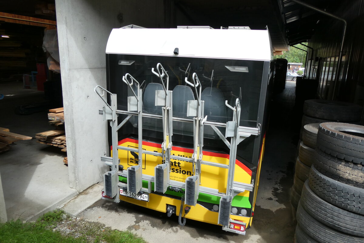 (279'910) - PostAuto Graub�nden - GR 162'994/PID 12'082 - eSolaris am 5. September 2025 in Gstaad, Garage