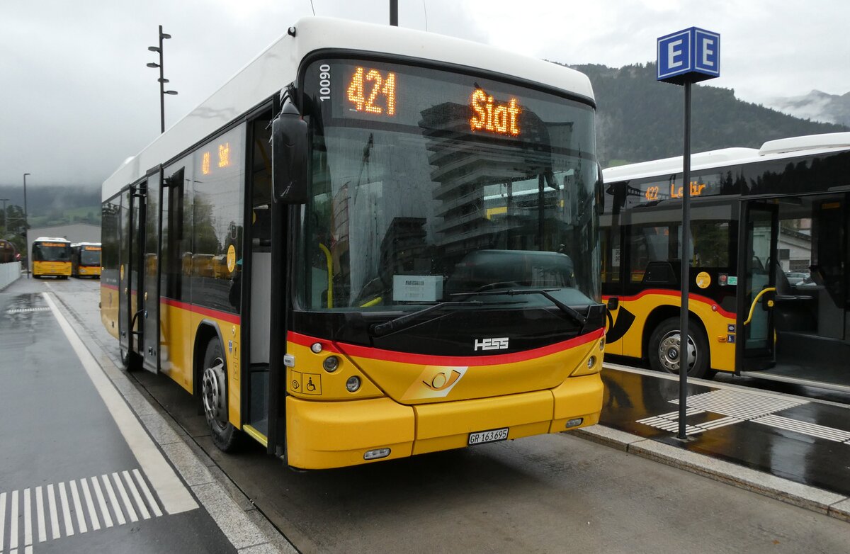 (280'215) - PostAuto Graub�nden - GR 163'695/PID 10'090 - Scania/Hess (ex Nr. 54; ex Buchli, Versam) am 10. September 2025 beim Bahnhof Ilanz