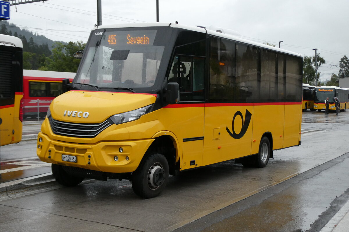 (280'217) - PostAuto Graub�nden - GR 100'381/PID 12'095 - Iveco/K-Bus am 10. September 2025 beim Bahnhof Ilanz