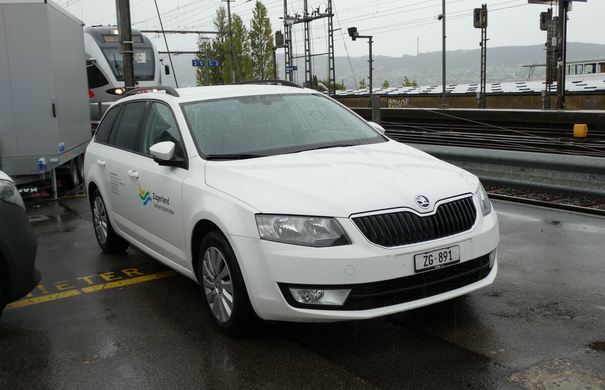 (280'729) - ZVB Zug - ZG 691 - Skoda am 27. September 2025 beim Bahnhof W�denswil