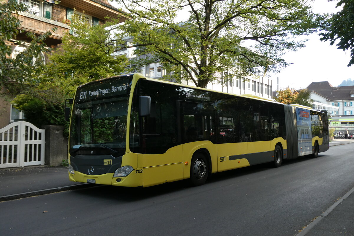 (280'854) - STI Thun - Nr. 702/BE 555'702 - Mercedes am 2. Oktober 2025 beim Bahnhof Thun (Kante X)