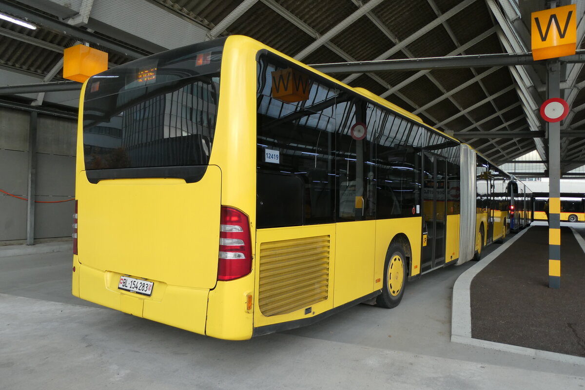 (281'093) - PostAuto Nordschweiz - BL 154'283/PID 12'419 - Mercedes (ex AAGL Liestal Nr. 98) am 10. Oktober 2025 in Bern, Postautostation