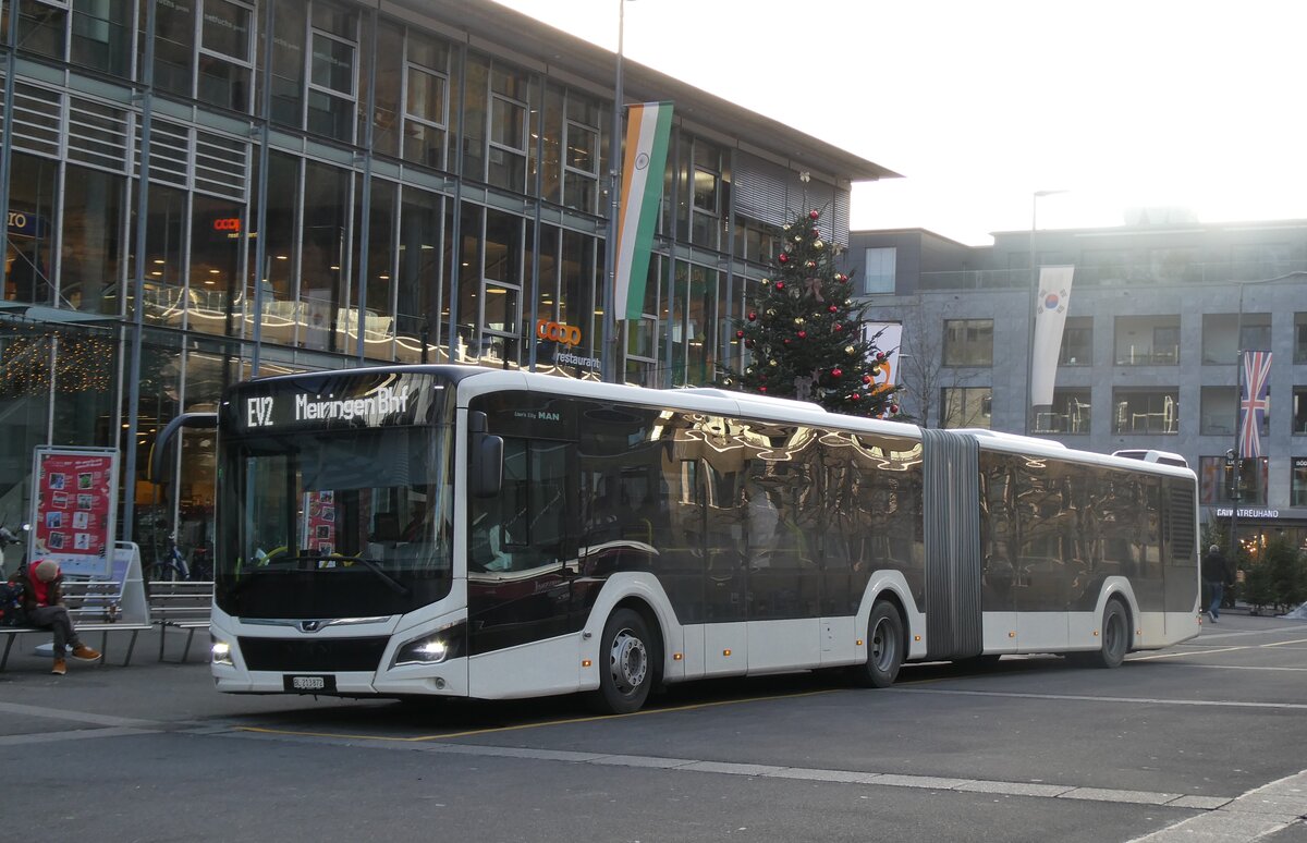 (282'614) - PostAuto Nordschweiz - BL 213'872/PID 12'417 - MAN (ex RSVG Troisdorf Nr. 2804) am 28. November 2025 beim Bahnhof Interlaken Ost
