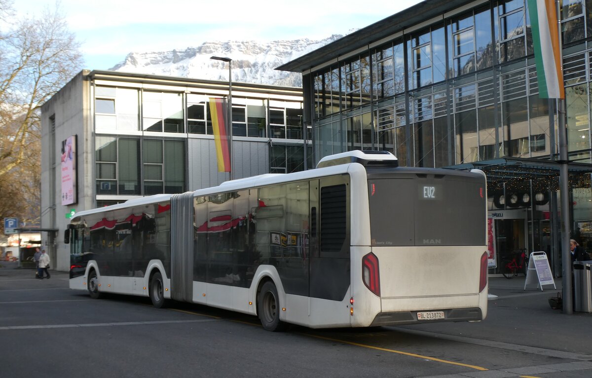 (282'616) - PostAuto Nordschweiz - BL 213'872/PID 12'417 - MAN (ex RSVG Troisdorf/D Nr. 2804) am 28. November 2025 beim Bahnhof Interlaken Ost