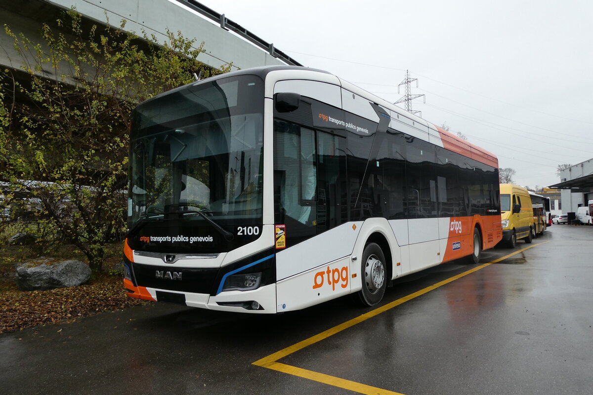 (282'865) - Gen�ve-Tours, Gen�ve - Nr. 2100 - eMAN am 6. Dezember 2025 in Kerzers, Interbus