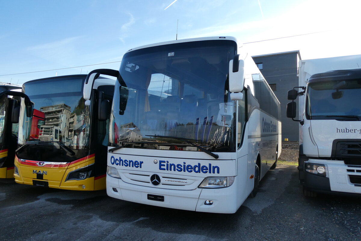 (283'108) - Ochsner, Einsiedeln - Mercedes am 12. Dezember 2025 in Schmerikon, Thomann
