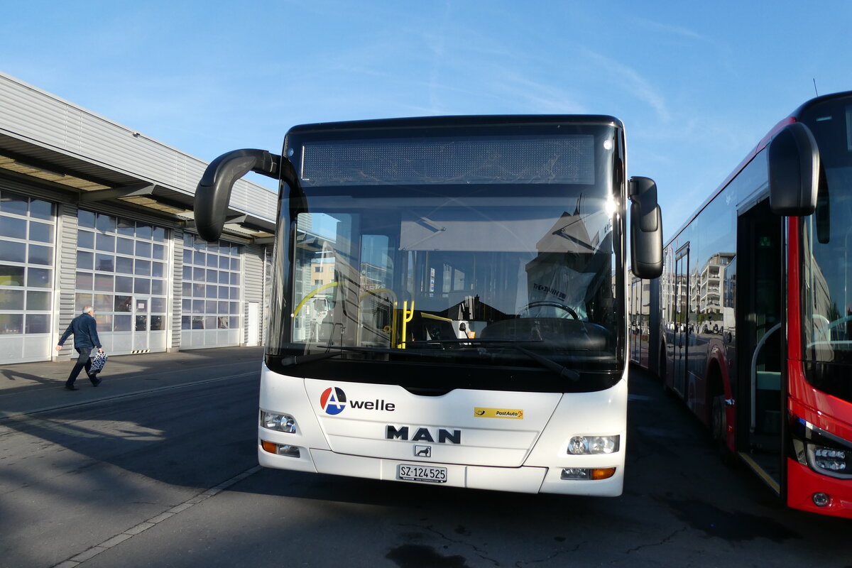 (283'110) - PostAuto Ostschweiz - SZ 124'525/PID 5262 - MAN (ex SG 436'816; ex Geissmann, H�gglingen) am 12. Dezember 2025 in Schmerikon, Thomann