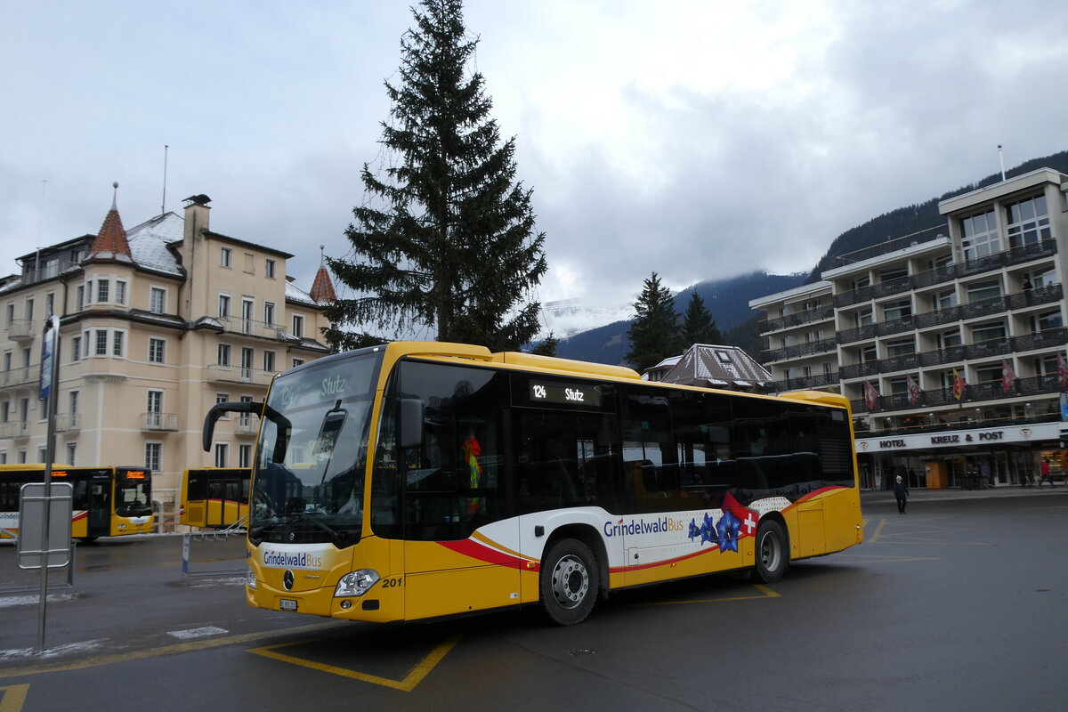(283'646) - GrindelwaldBus, Grindelwald - Nr. 201/BE 905'201 - Mercedes am 2. Januar 2026 beim Bahnhof Grindelwald