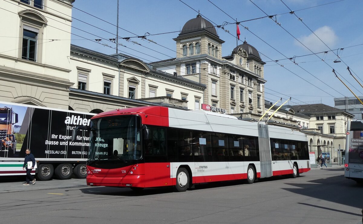 (285'824) - SW Winterthur - Nr. 114 - Hess/Hess Gelenktrolleybus am 28. M�rz 2026 beim Hauptbahnhof Winterthur