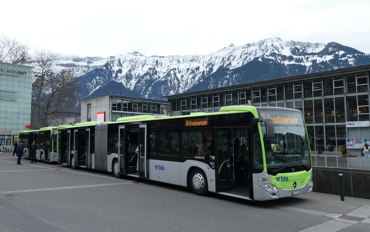 (285'890) - Busland, Burgdorf - Nr. 301/BE 622'301 - Mercedes am 4. April 2026 beim Bahnhof Interlaken Ost