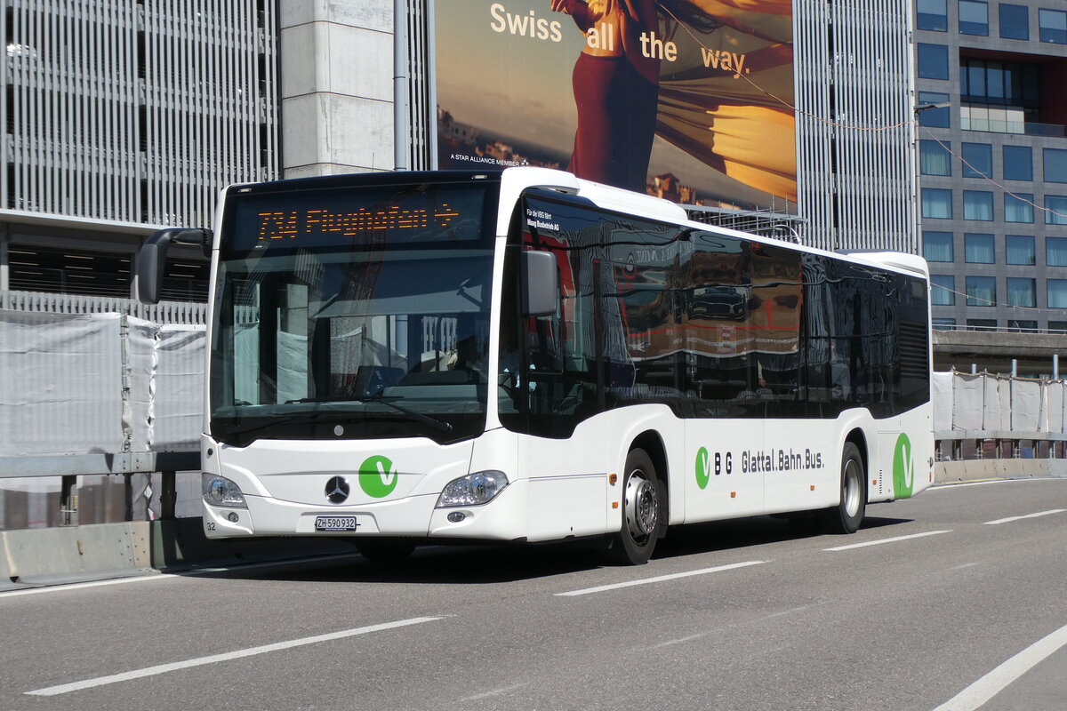 (286'300) - Maag, Kloten - Nr. 32/ZH 590'932 - Mercedes am 23. April 2026 in Z�rich-Flughafen