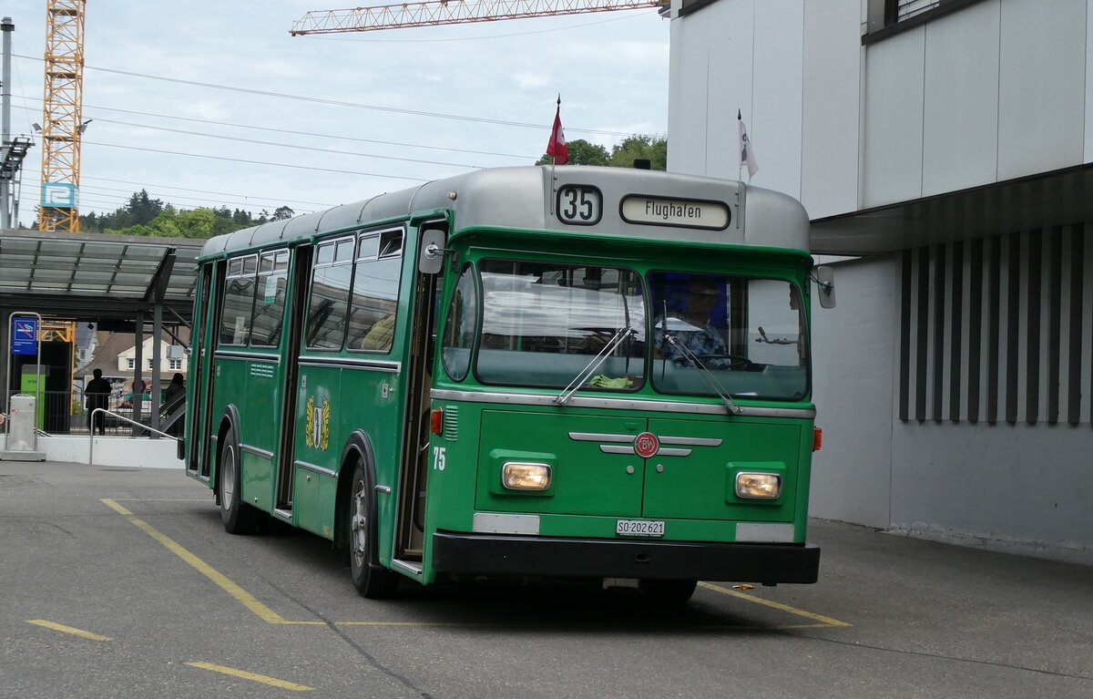 (286'738) - BVB Basel (RWB) - Nr. 75/SO 202'621 - FBW/FHS am 3. Mai 2026 beim Bahnhof Burgdorf