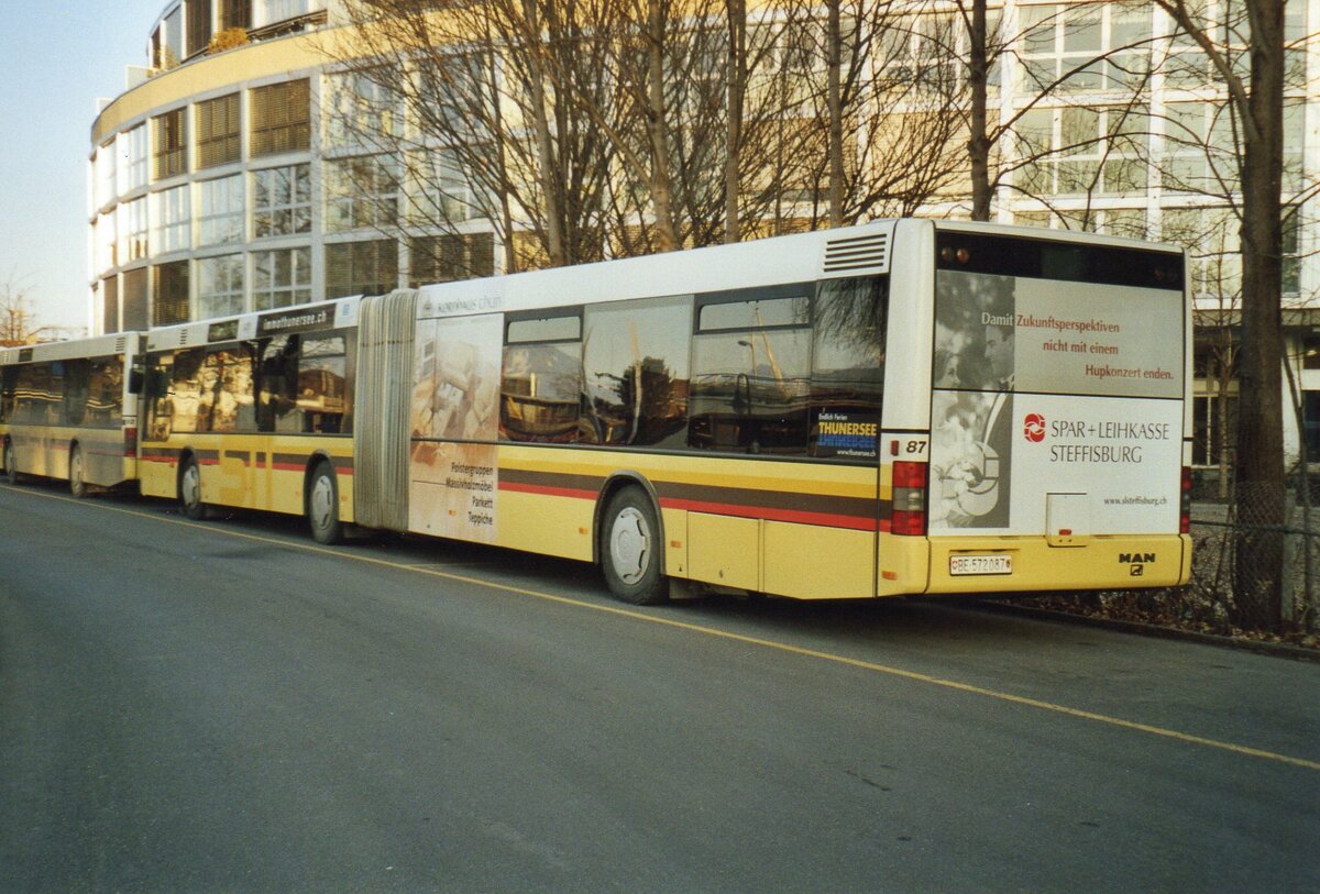 (AH 03) - Aus dem Archiv: STI Thun - Nr. 87/BE 572'087 - MAN am 13. Februar 2006 bei der Schiffl�ndte Thun