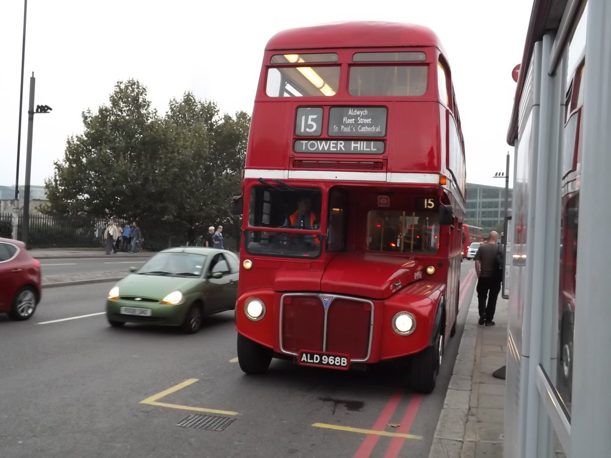 ALD 968B
1964 AEC Routemaster
Park Royal H36/28R
London Transport RM1968
Tower Hill, London 20th September 2014.