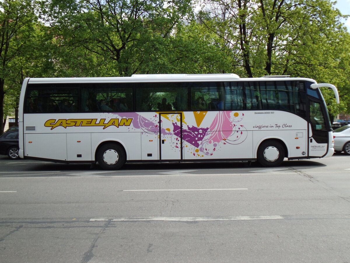 Aus Italien: Castellan, Cassola - Nr. 12 - Irisbus Domino am 9. April 2014 in M�nchen (Aufnahme: Martin Beyer)