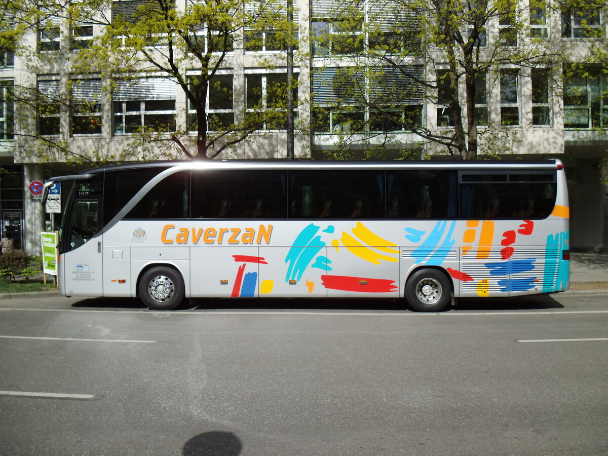 Aus Italien: Caverzan, Montebelluna - Setra S 415 HD am 3. April 2014 in M�nchen (Aufnahme: Martin Beyer)