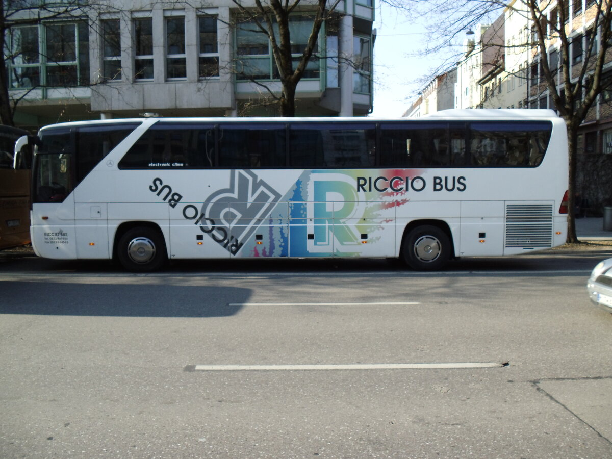 Aus Italien: Riccio Bus, Alvignano - Mercedes Benz Tourismo-2 am 14. M�rz 2014 in M�nchen (Aufnahme: Martin Beyer)
