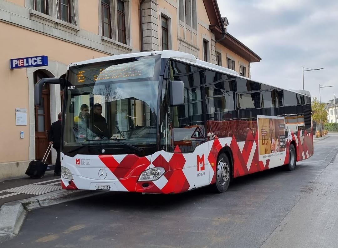 Carpostal Ouest - JU 52431 - PID 11322 - Mercedes le 23 juin 2022 � Del�mont, gare