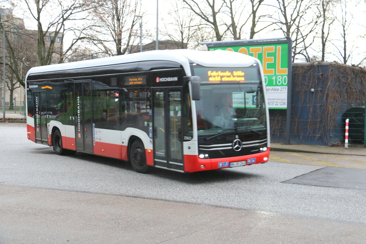 HHA Hamburg - Nr. 2363/HH-YB 2363 - eMercedes am 1. Januar 2024 in Hamburg (Aufnahme: Martin Beyer)