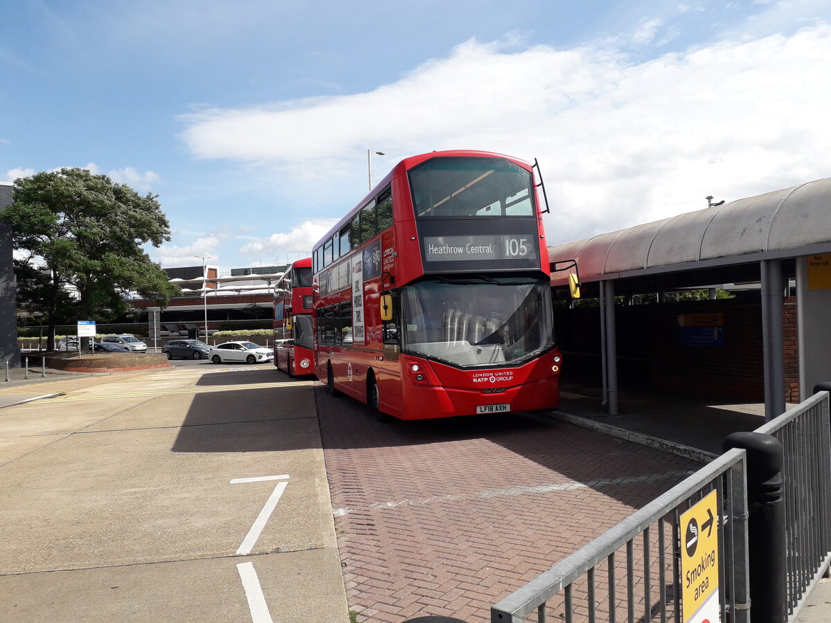 LF18 AXH
2018 Volvo B5LH
Wright H41/21D
New to London United (RATP Group), fleet number VH45264
Photographed at London Heathrow Central Bus Station, Hounslow, on Saturday 25th June 2022.