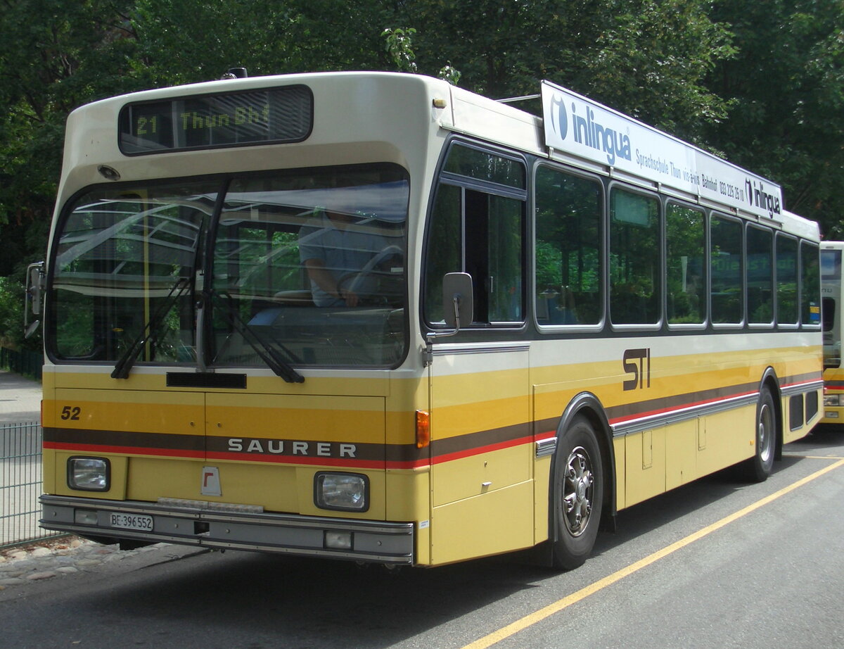 (MB-026) - Aus dem Archiv: STI Thun - Nr. 52/BE 396'552 - Saurer/R&J am 1. August 2006 bei der Schiffl�ndte Thun