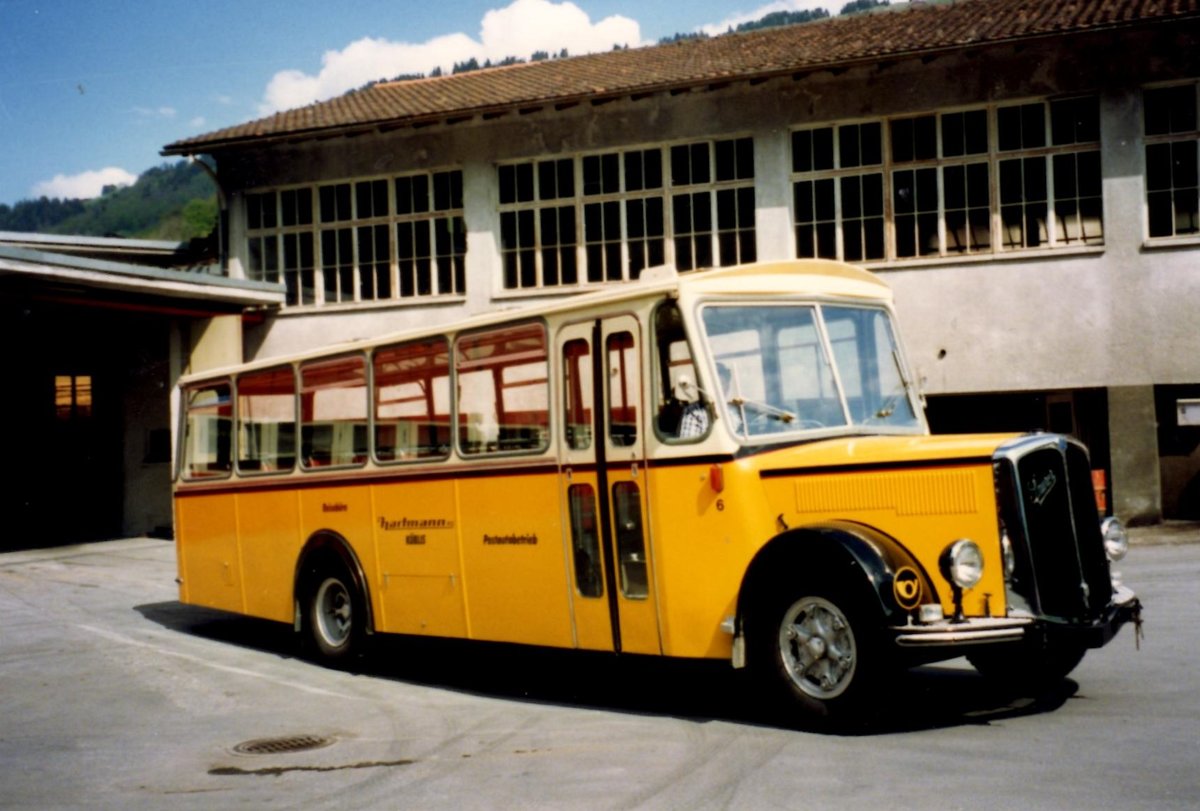 (MD316) - Aus dem Archiv: Hartmann, K�blis - Nr. 6 - Saurer/R&J im Mai 1993 in K�blis, Garage